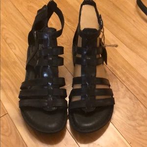 Born Sandals Never worm